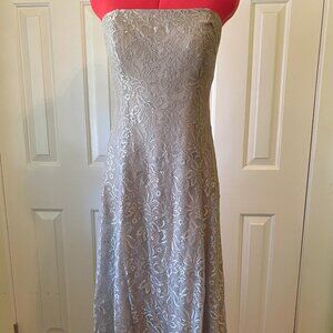 BCBGMaxAzria Silver Lace Strapless Cocktail Dress Size 6 - Elegant